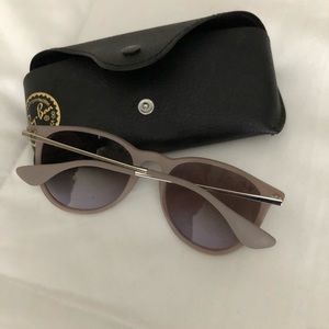 Women’s rayban sunglasses